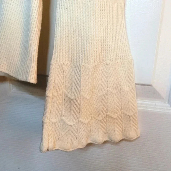 Apostrophe Ribbed Long Sleeve Sweater - Picture 3 of 6